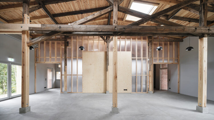 © StudioBowie Umgebauter Innenraum einer Scheune