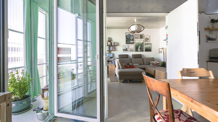 © Florian Summa Wohnungen mit geöffneter Tür zum Wintergarten