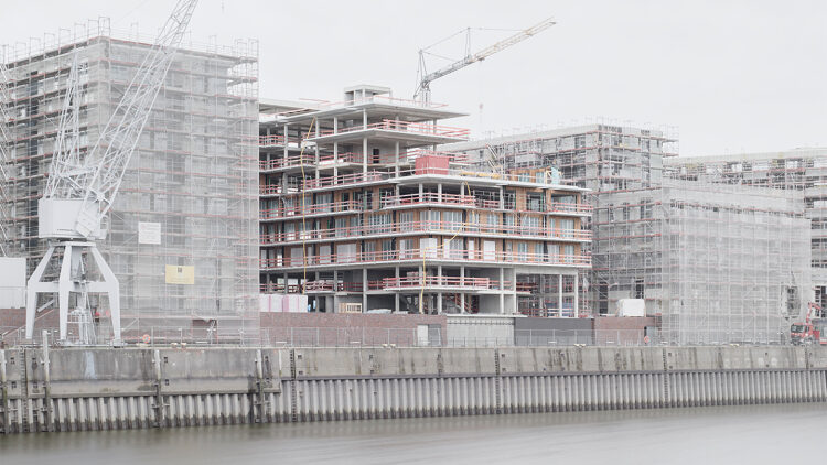 © Piet Niemann Baustelle mehrere Gebäude an einem Kanal