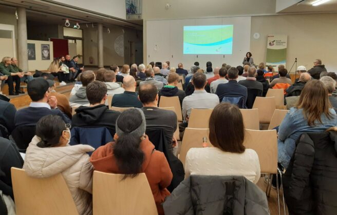 © IBA Hamburg_Lena Willems Publikum bei einer Präsentation