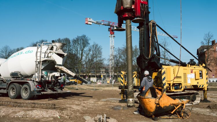 © Christoph Niemann Betonmischer und weitere Baumaschine