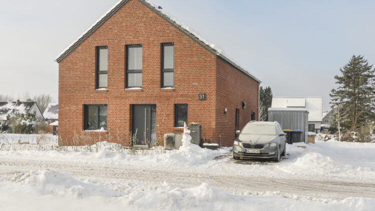 © IBA Hamburg / Martin Kunze Einfamilienhaus im Schnee