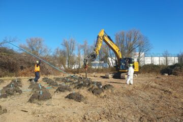 © IBA Hamburg / Arne von Maydell Kampfmittelsondierung: Schweres Gerät und Arbeiter im Einsatz