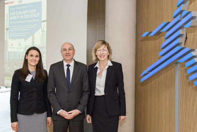 © IBA Hamburg / Bente Stachowske IBA Mitarbeiter:innen bei der Fachtagung "Zur Zukunft der Arbeit in der Stadt"