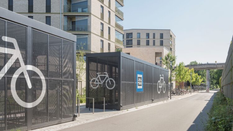 © IBA Hamburg / Martin Kunze Bike&Ride-Station am Quartierseingang