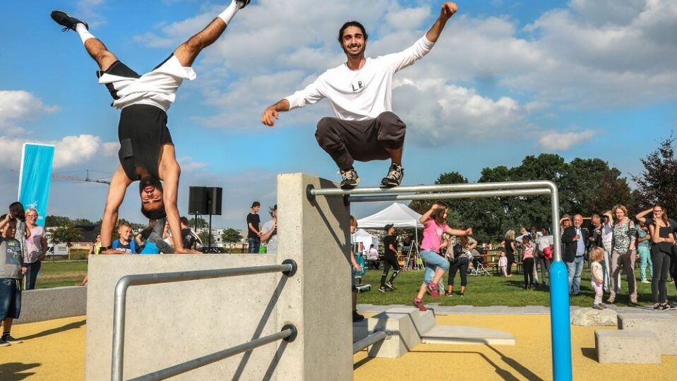 10 Vogelkamp Neugraben Eröffnung Sport und Spieleband